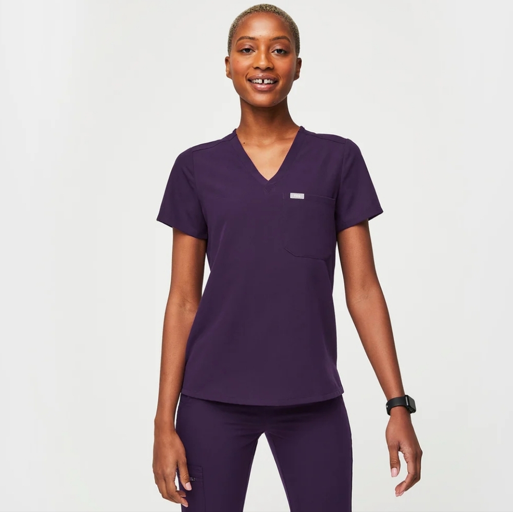 Figs Catarina One-Pocket Scrub Top (Petite)